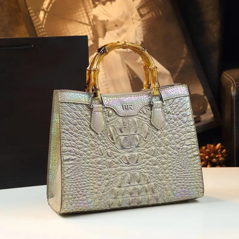 Luxury Crocodile Pattern Leather Handbags Women's Shoulder Messenger Bags Vintage Portable Tote Bag Large Bucket Bag 2026 New